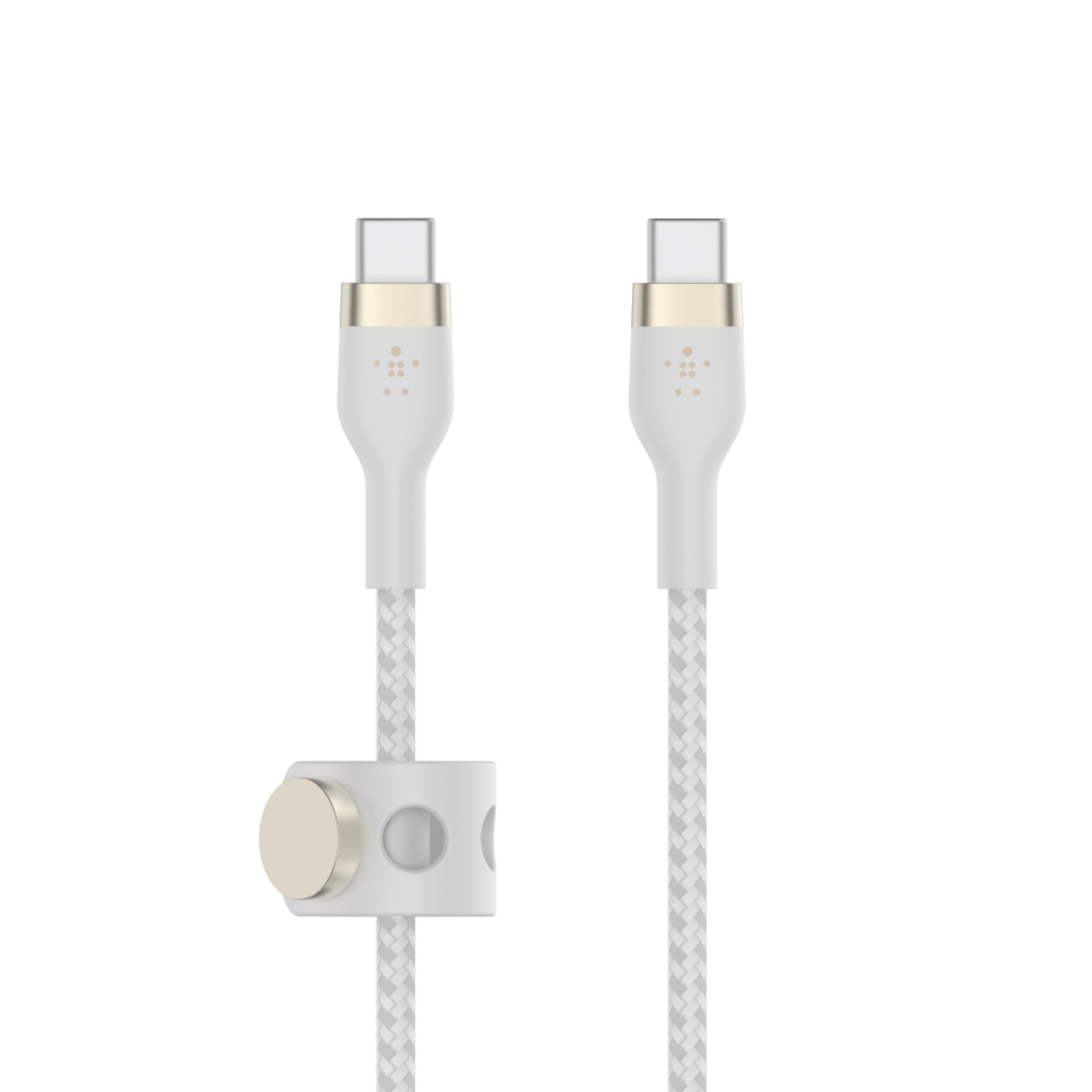 Deux câbles USB-C blancs avec des accents dorés, un câble tressé blanc et un organiseur de câble magnétique sur fond blanc.