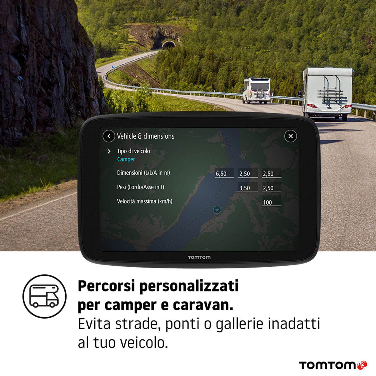 Dispositivo GPS che mostra informazioni sul camper su una strada con due camper e paesaggio verde.