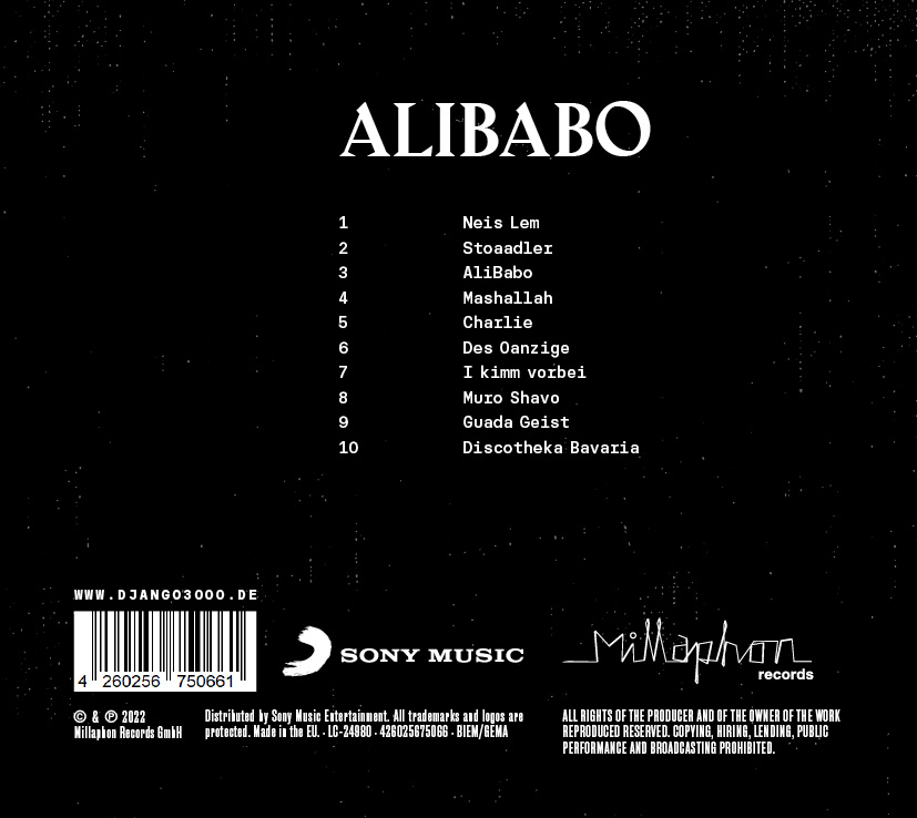 Die Rückseite einer CD mit schwarzem Hintergrund, weißer Text listet die Songs auf.