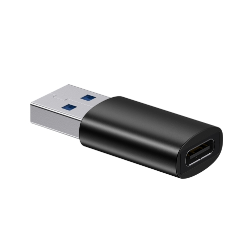 Metalik gümüş USB-A ucu olan siyah bir USB-C - USB-A adaptörü.