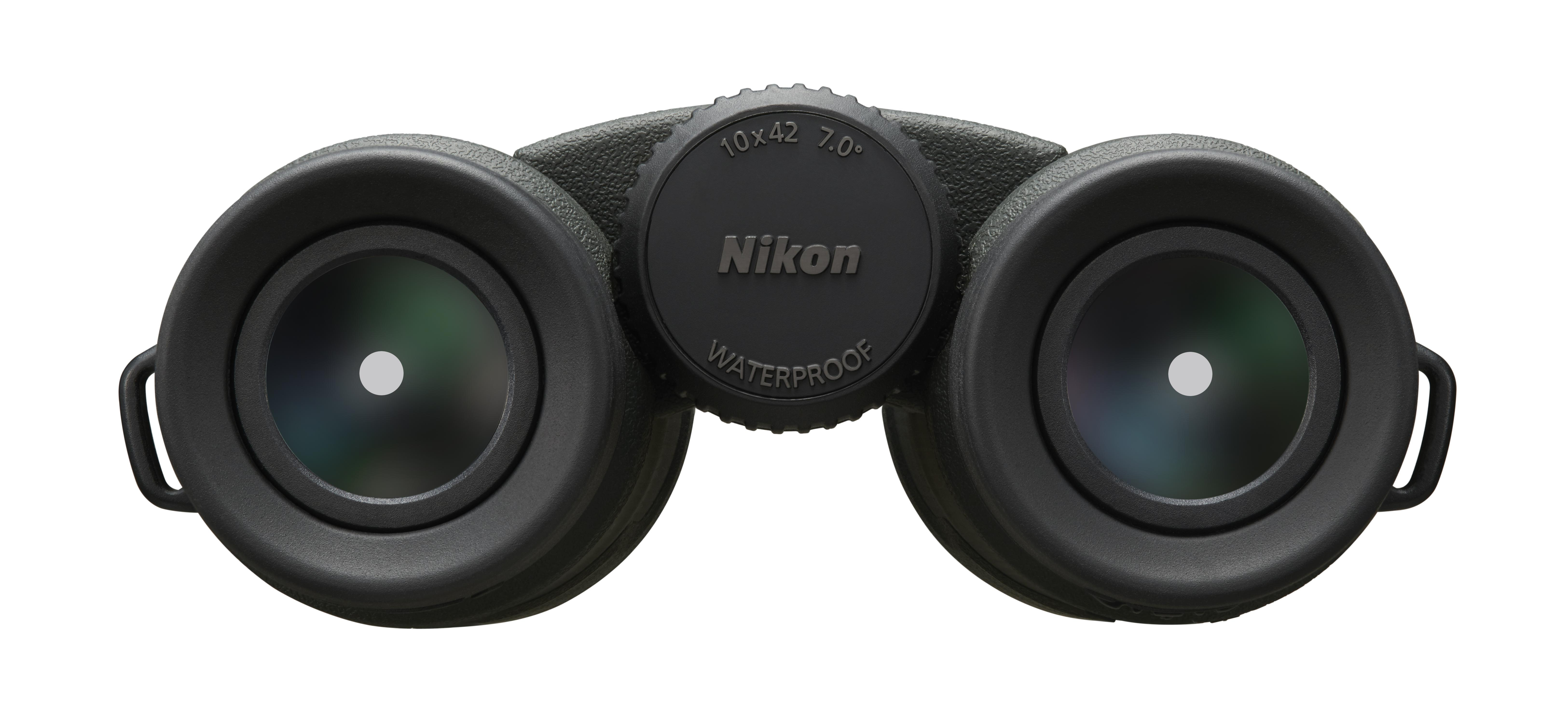 Schwarzes Nikon Fernglas mit strukturierter Oberfläche und zentralem Fokusrad.