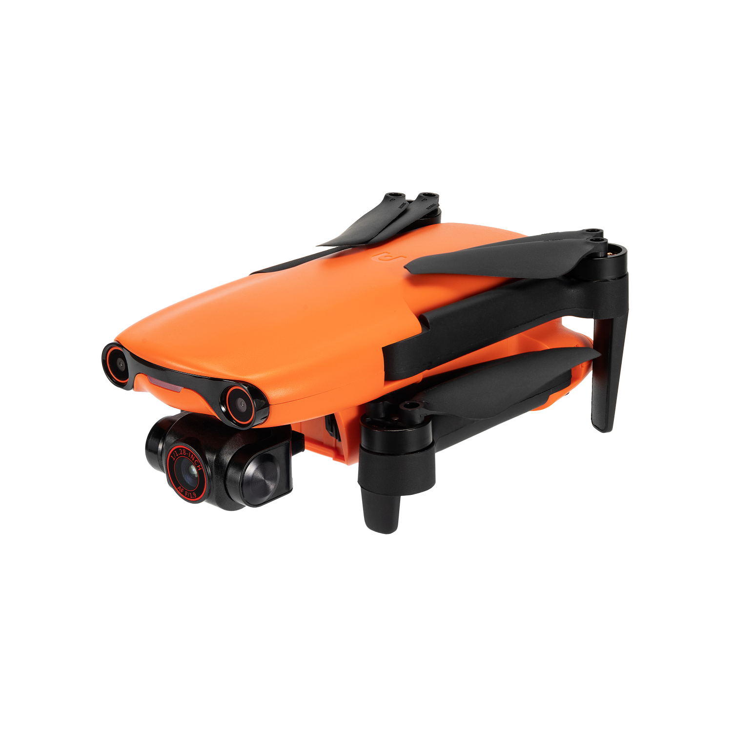 Drone, oranje behuizing, zwarte propellers, camera aan de voorkant. Zwarte achtergrond.