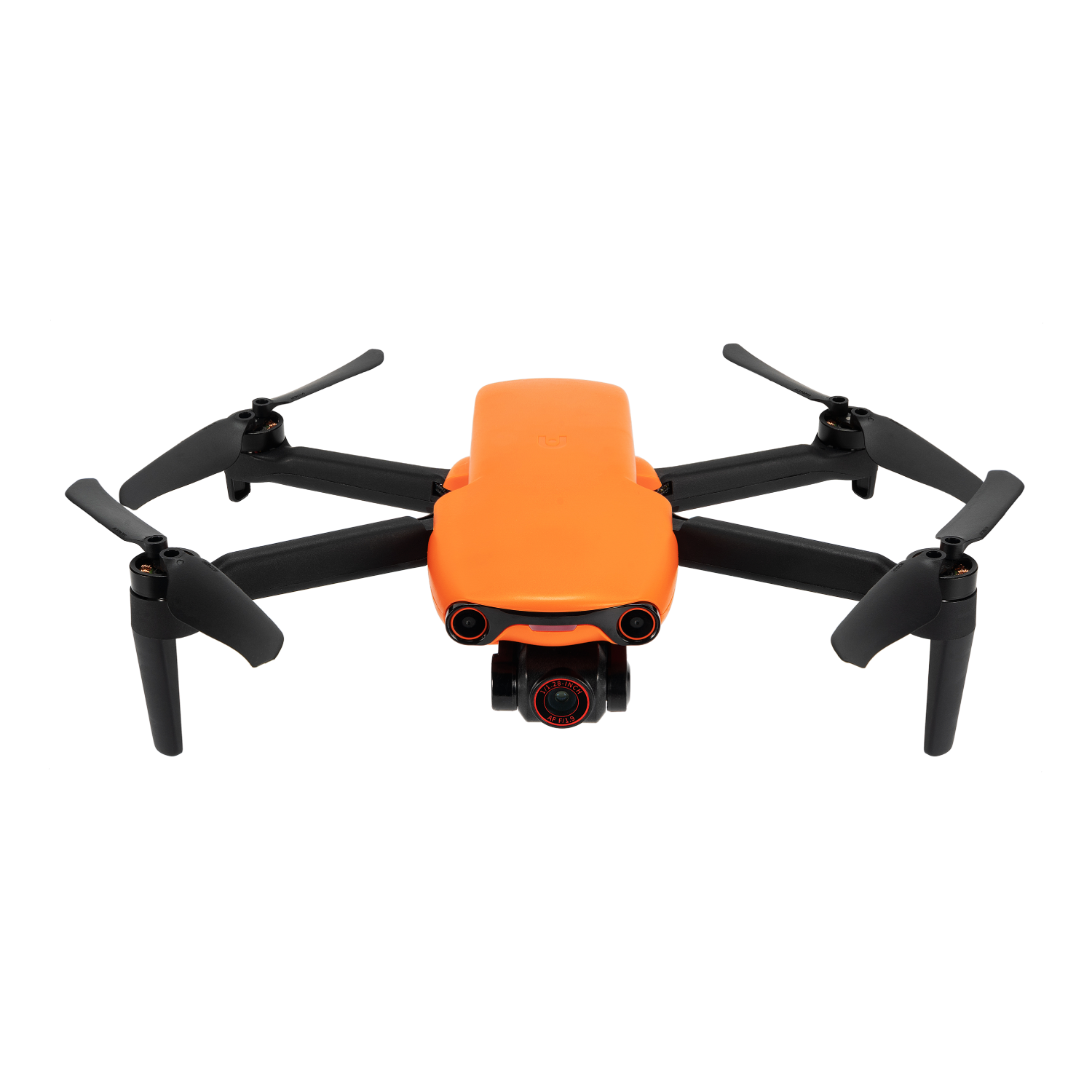 Een oranje drone met zwarte propellers en een camera op een zwarte achtergrond.