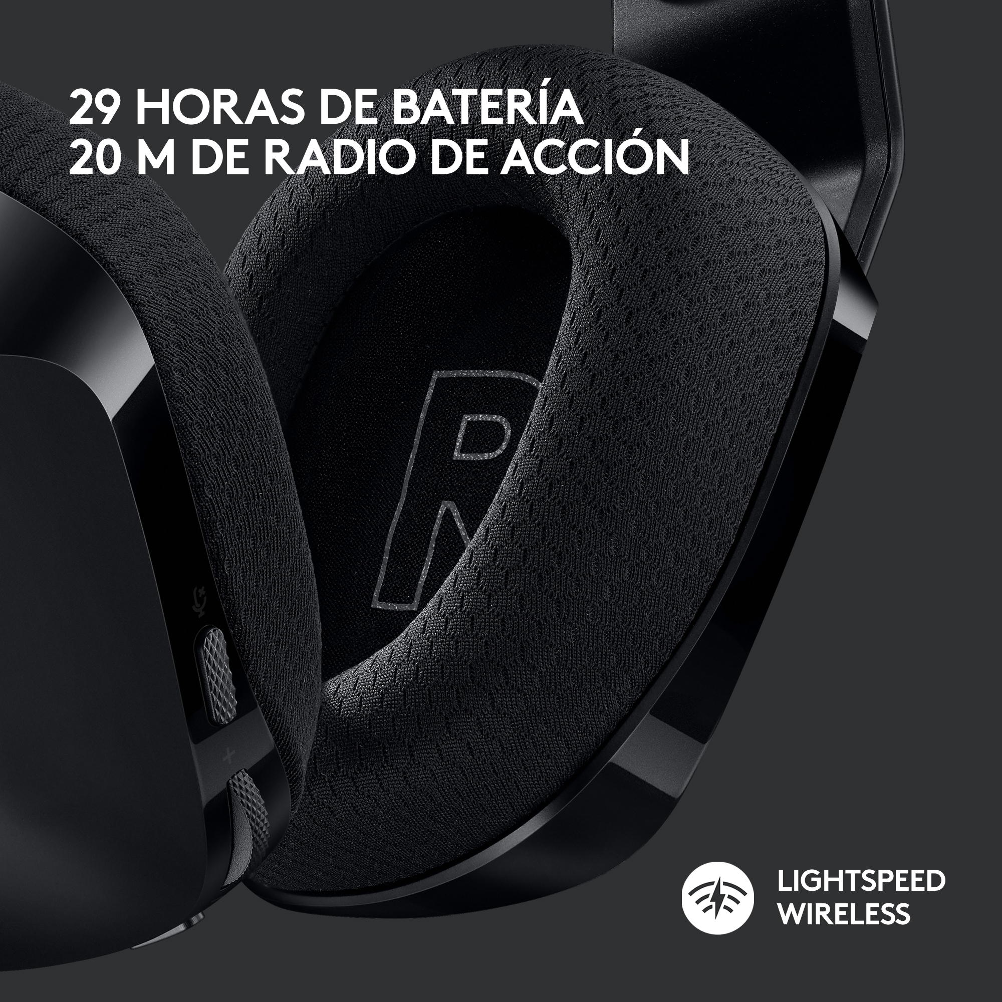 Primer plano de auriculares negros. Auriculares grandes con acolchado y logotipo 'R'. Fondo gris. Texto: 29 horas de batería, 20 m de alcance.