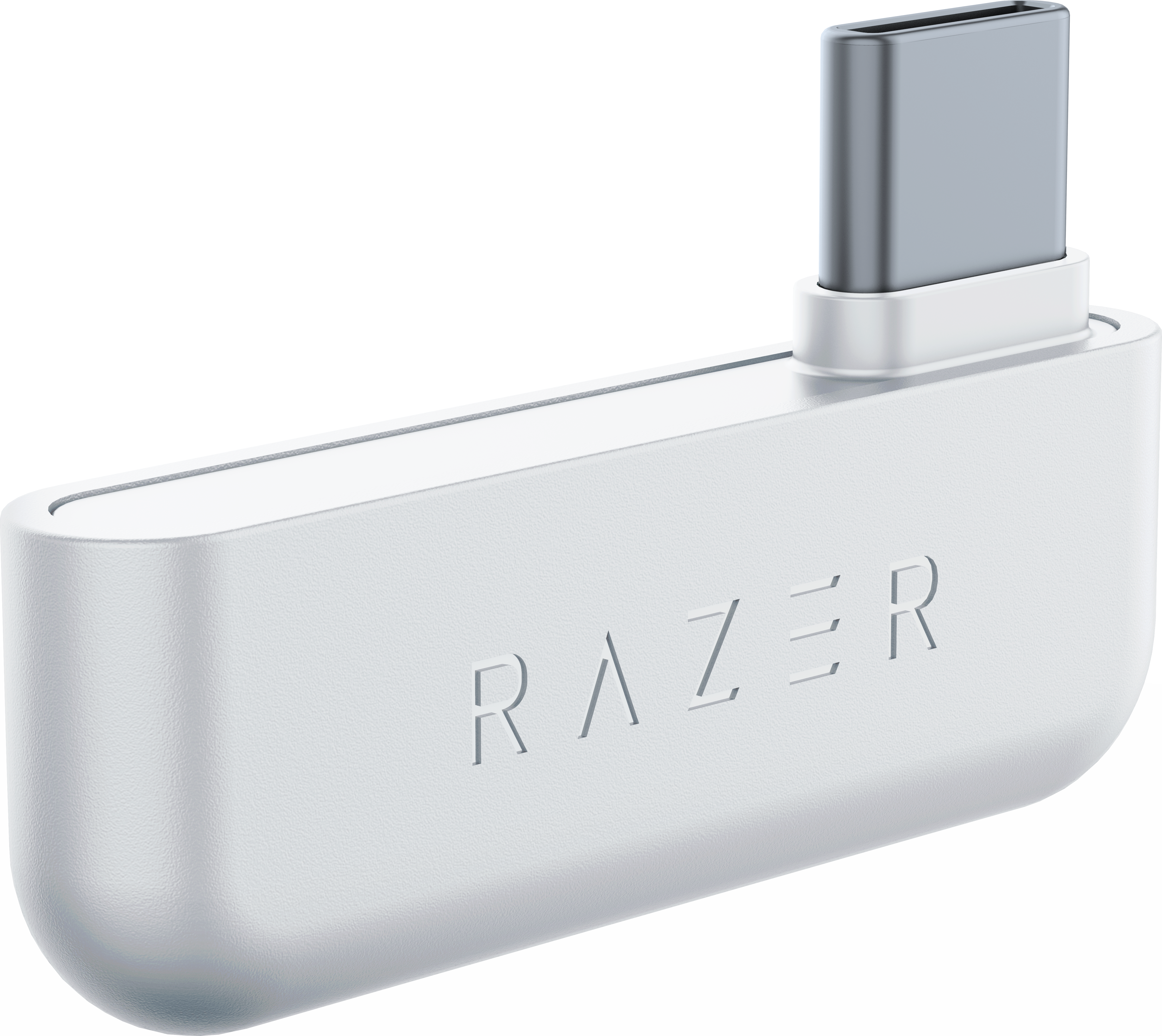 Ein weißer Razer USB-C-Adapter. Razer ist auf der Oberfläche des Adapters aufgedruckt.