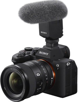 Appareil photo noir avec objectif et micro. La marque Sony est visible.