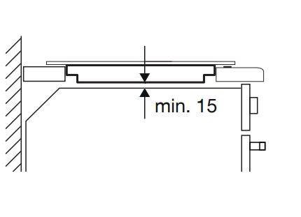 Diagramm, das ein Regal und eine Halterung mit einem Mindestabstand von 15 mm zeigt.