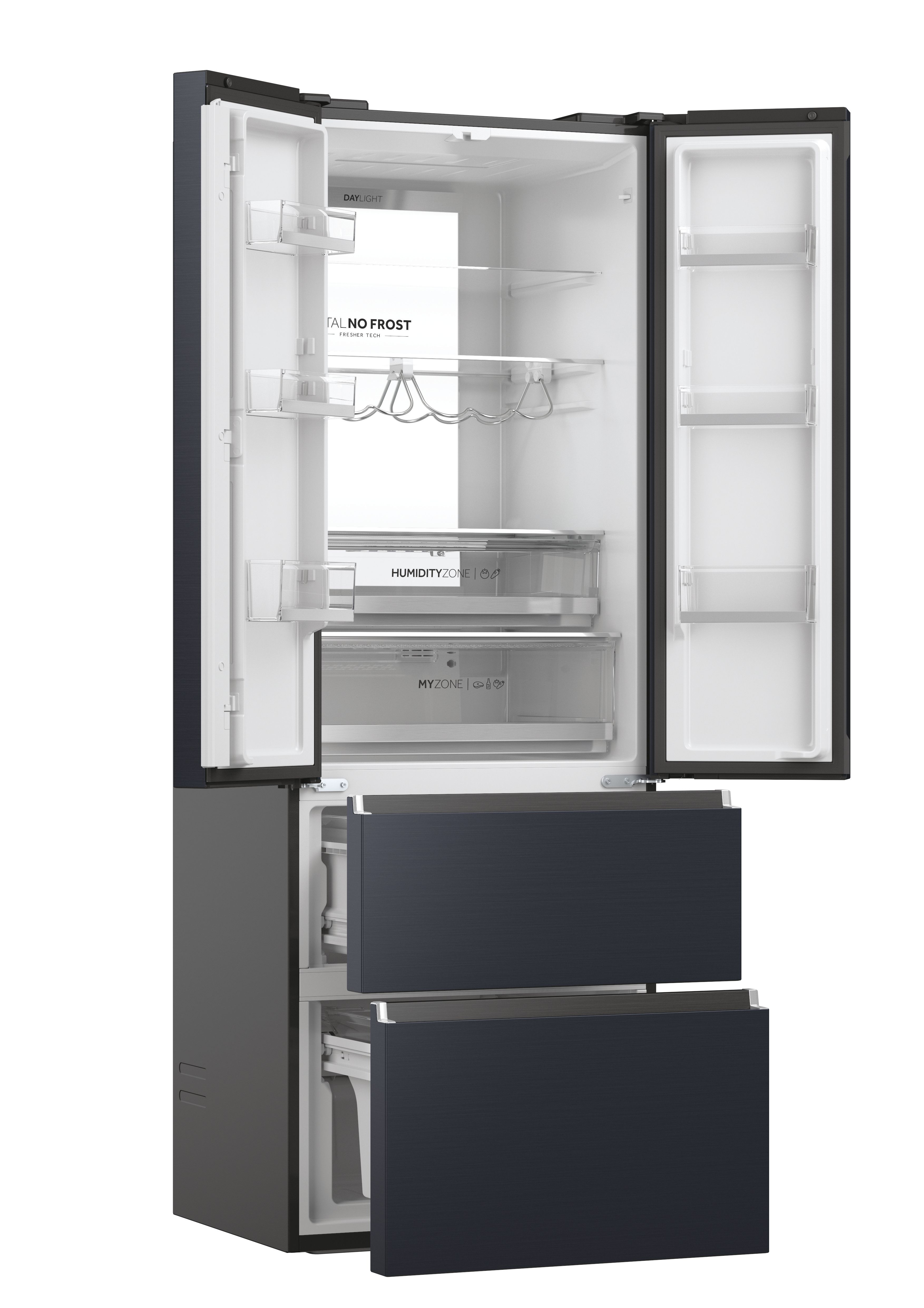 Refrigerador negro abierto, mostrando estantes y cajones. El interior está limpio.