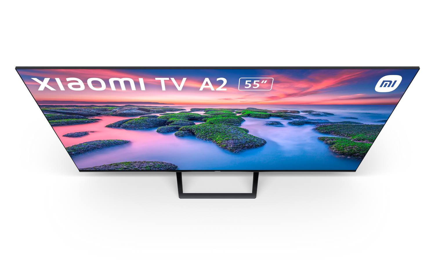 Pantalla Xiaomi TV A2 55" mostrando un paisaje. Marco negro.