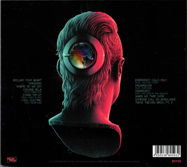 Albumcover: eine Büste mit Lichteffekten, Globus und Text mit Songtiteln.