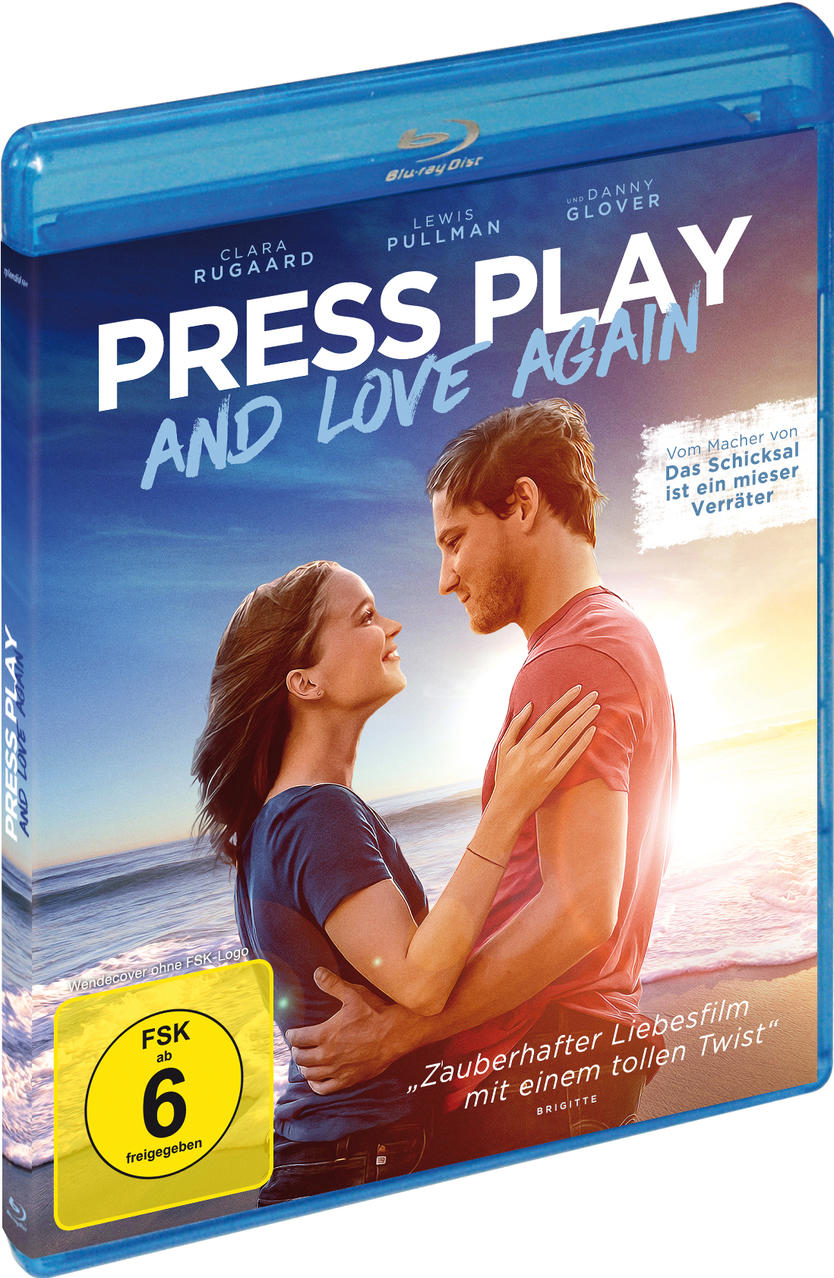 Blu-ray-Disc-Cover mit einem sich umarmenden Paar am Strand.