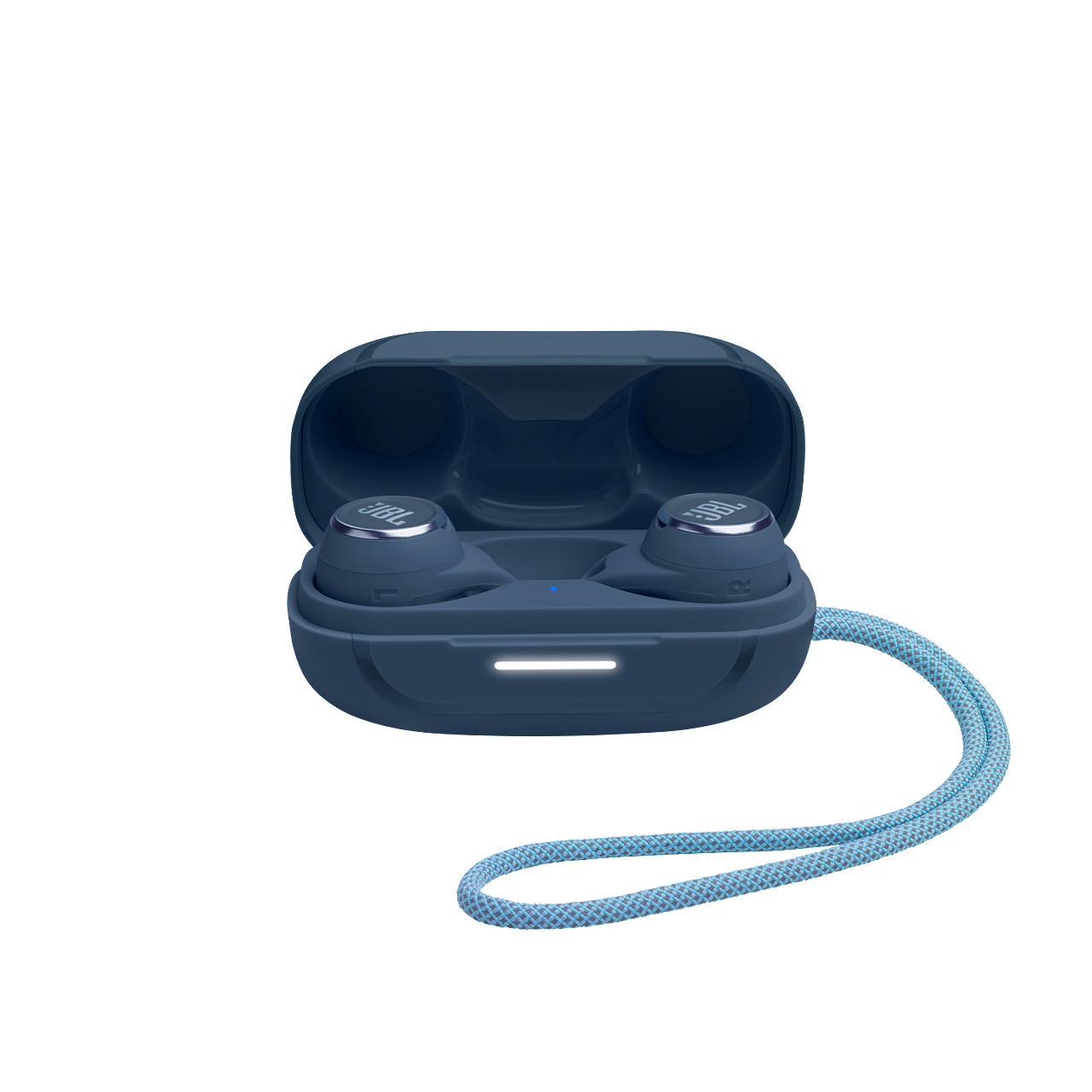 Paar blaue JBL-Ohrhörer in einem Ladecase. Blaues und weiß geflochtenes Kabel.