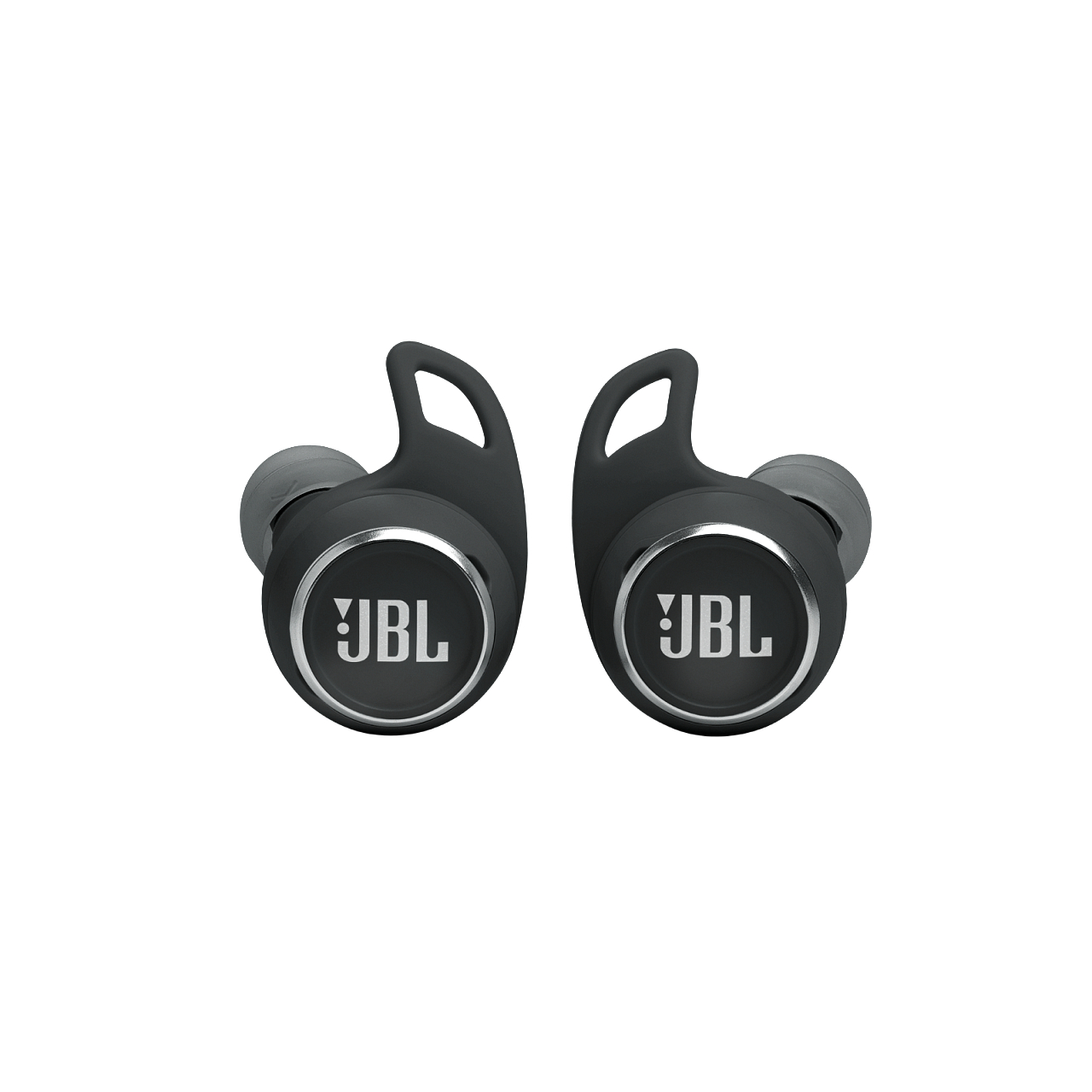 Zwei schwarze JBL-Ohrhörer. Jeder hat das JBL-Logo. Weißer Hintergrund.