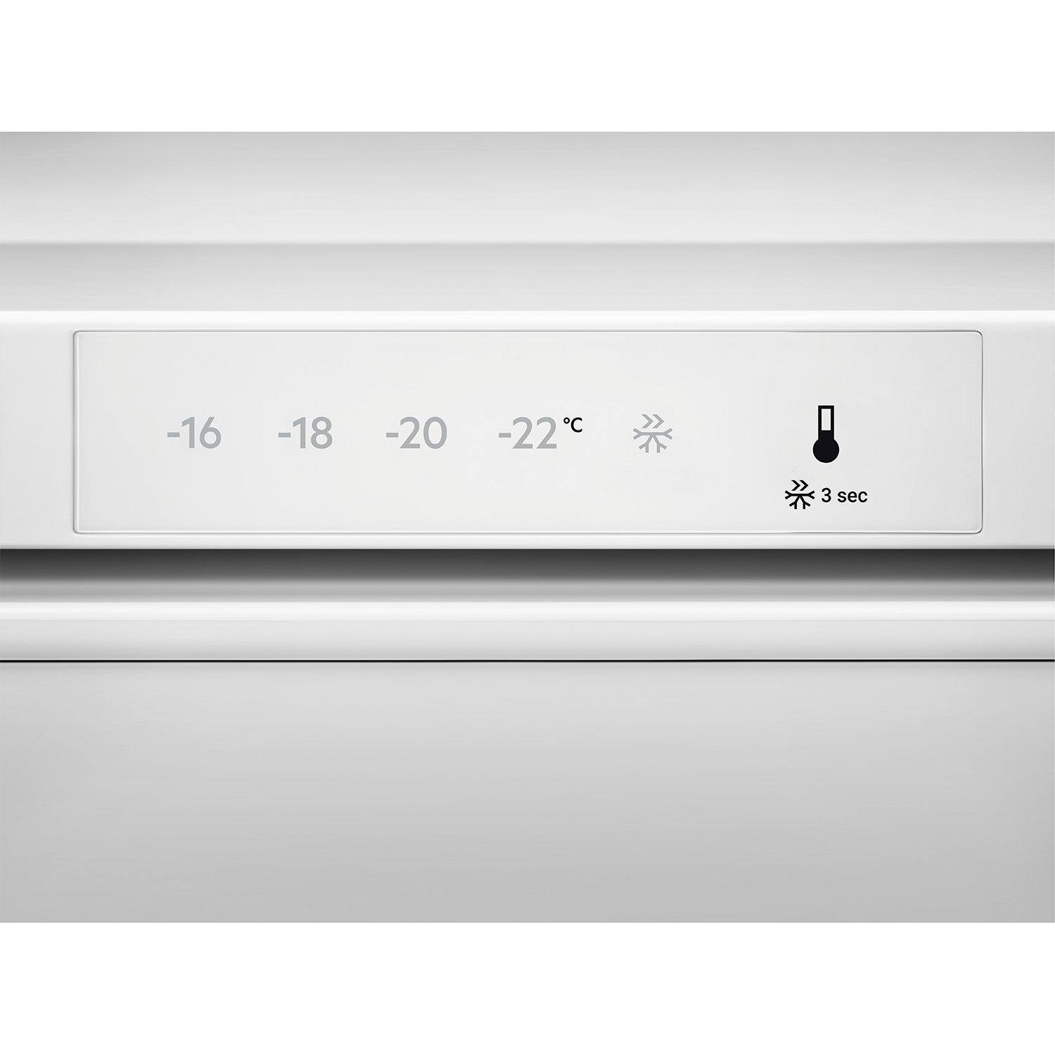 Primo piano di un pannello di controllo del congelatore con impostazioni di temperatura.