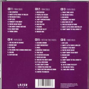Rückseite einer CD-Hülle mit Titellisten für mehrere CDs, lila Hintergrund.