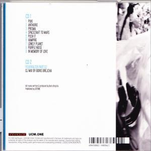Rückseite einer CD, Titelliste und Credits. Schwarz-Weiß-Foto.