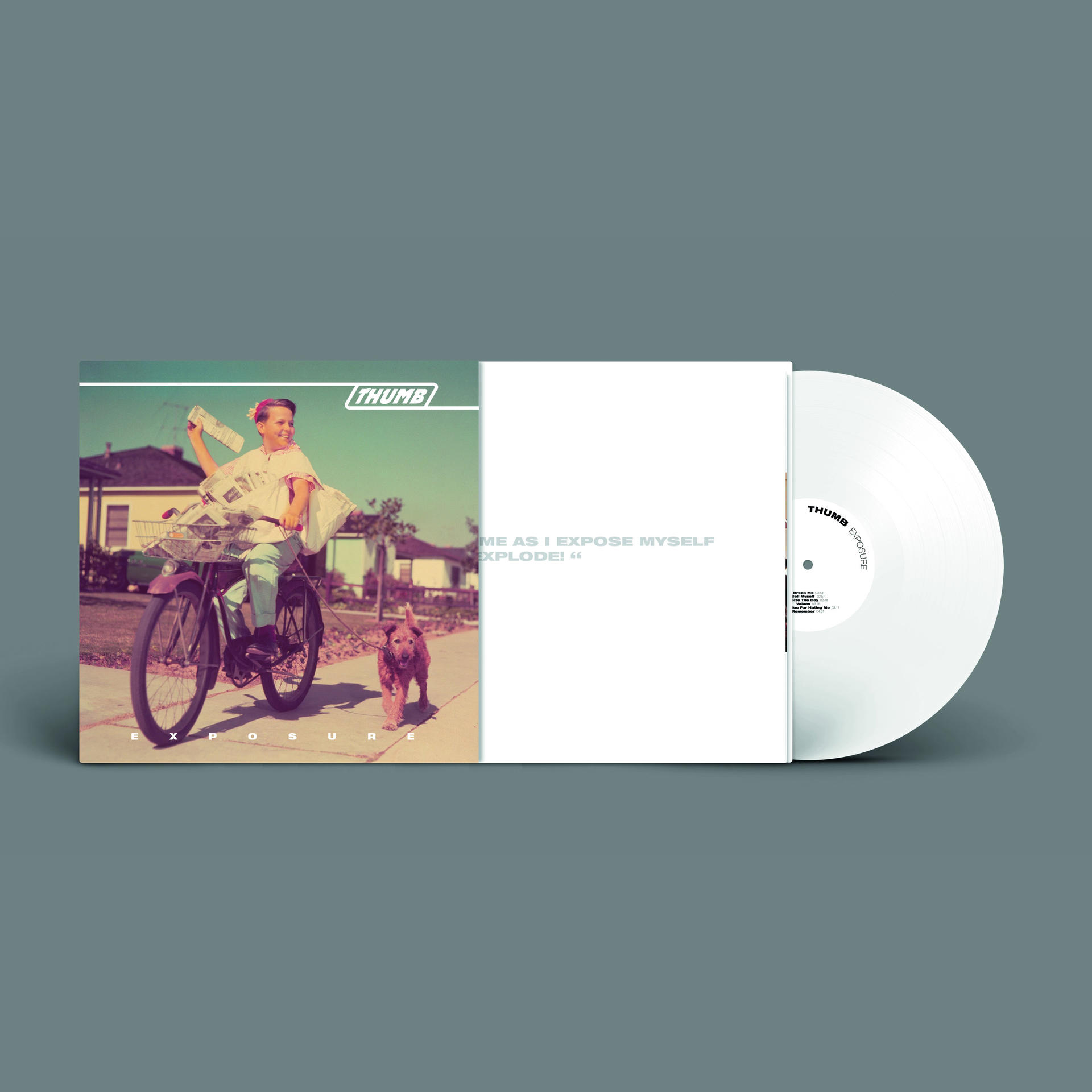 Albumcover mit Person auf Fahrrad und Hund. Titel: 'ME AS I EXPOSE MYSELF'.