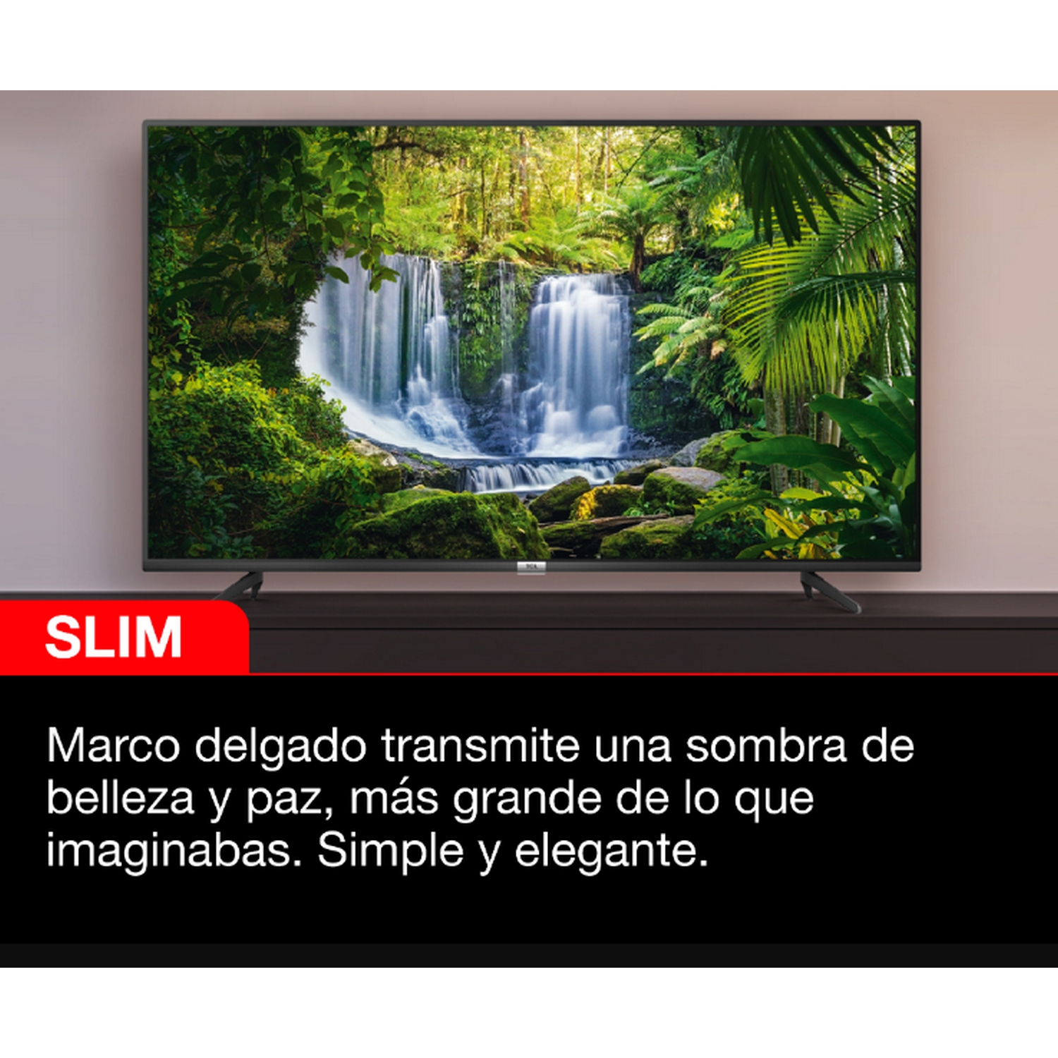 Una pantalla de TV mostrando una escena de cascada, con texto en una barra roja.