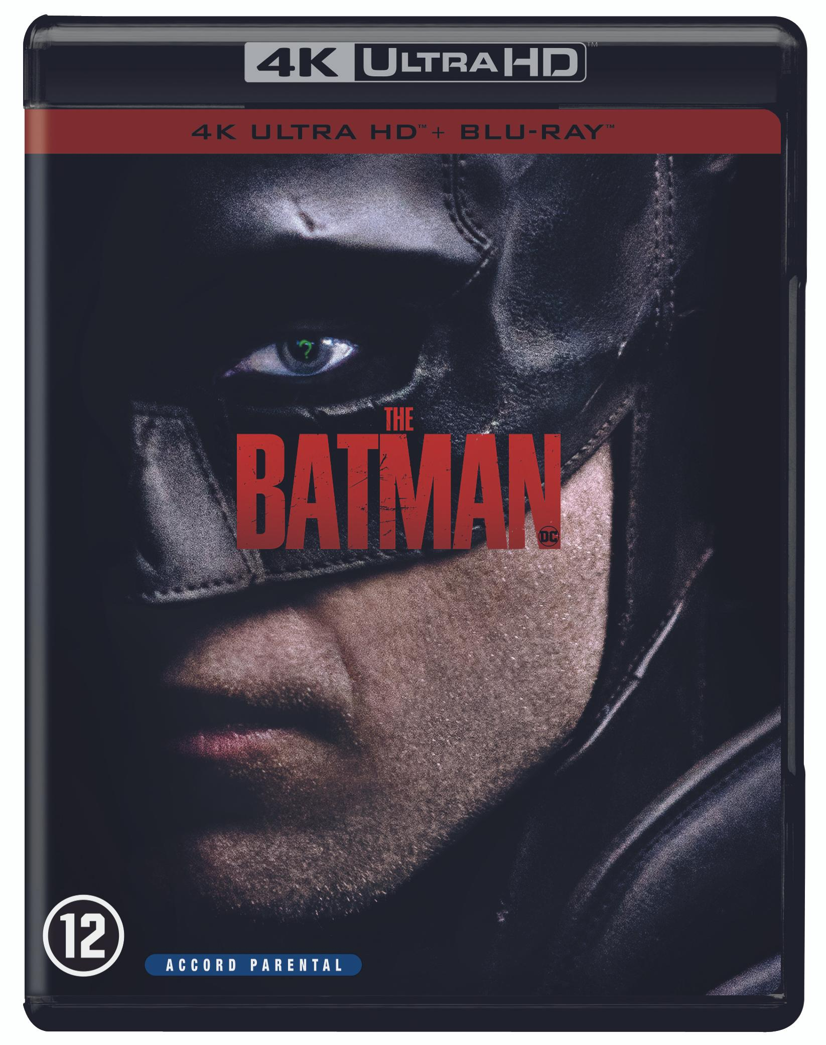 Een Batman-filmhoesje met Batman's gezicht in het midden. De achtergrond is zwart.