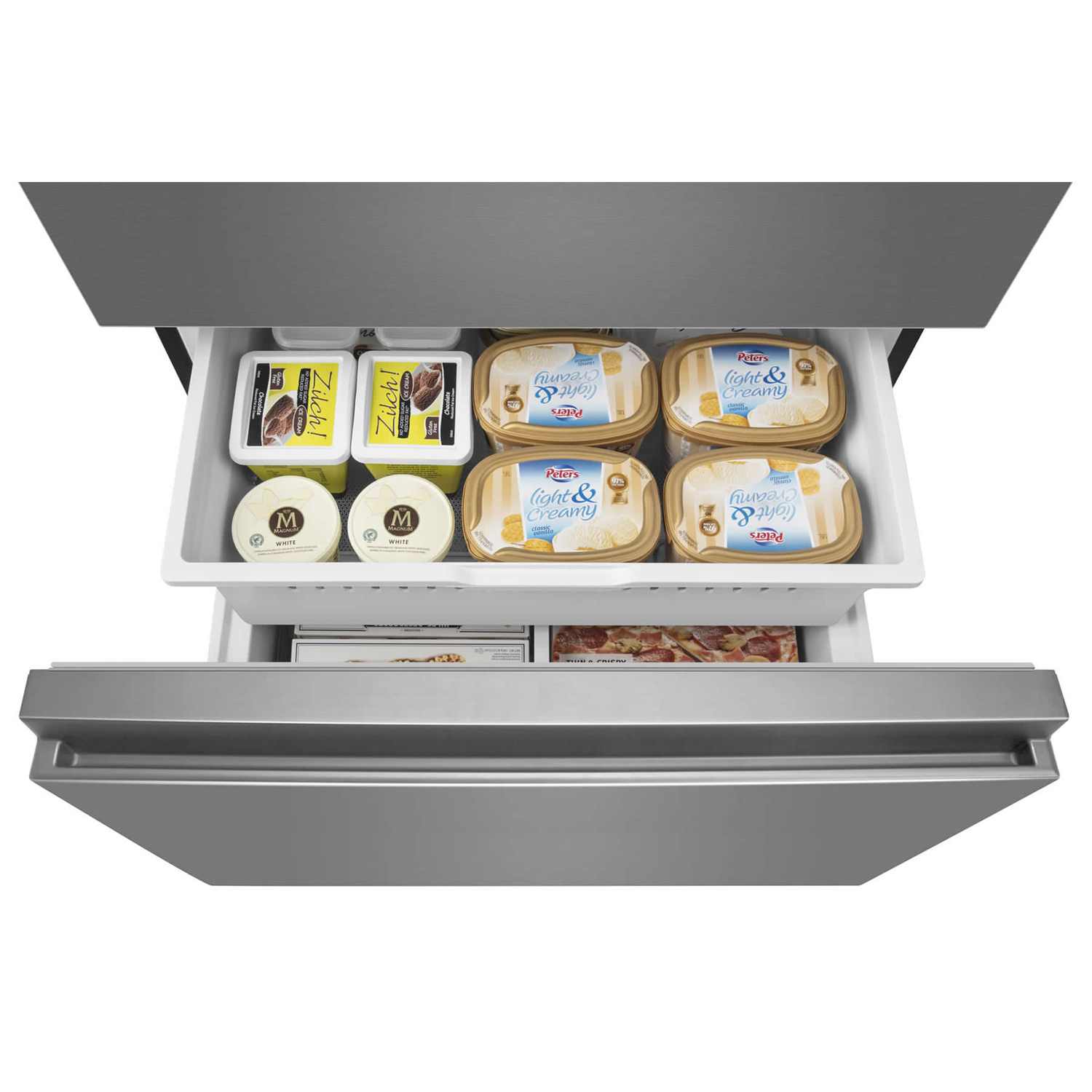 Cassetto del frigorifero con contenitori di gelato. Molteplici contenitori di marche diverse.
