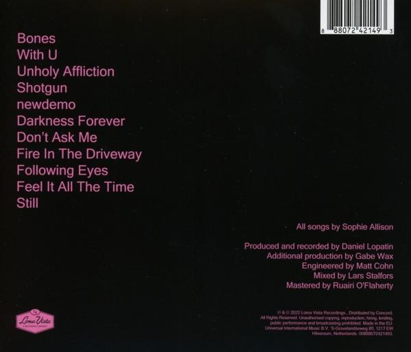 Ein schwarzes Albumcover mit Titelliste und Künstler-/Produktionscredits.