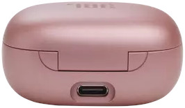 Een roségouden oortjescase met een USB-C poort.