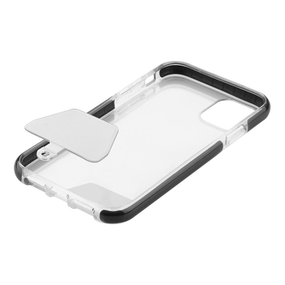 Una funda transparente para teléfono con un borde negro. Un pequeño soporte está adjunto.