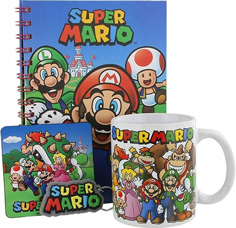 Super Mario témájú tárgyak: jegyzetfüzet, alátét, kulcstartó és bögre különböző karakterekkel.