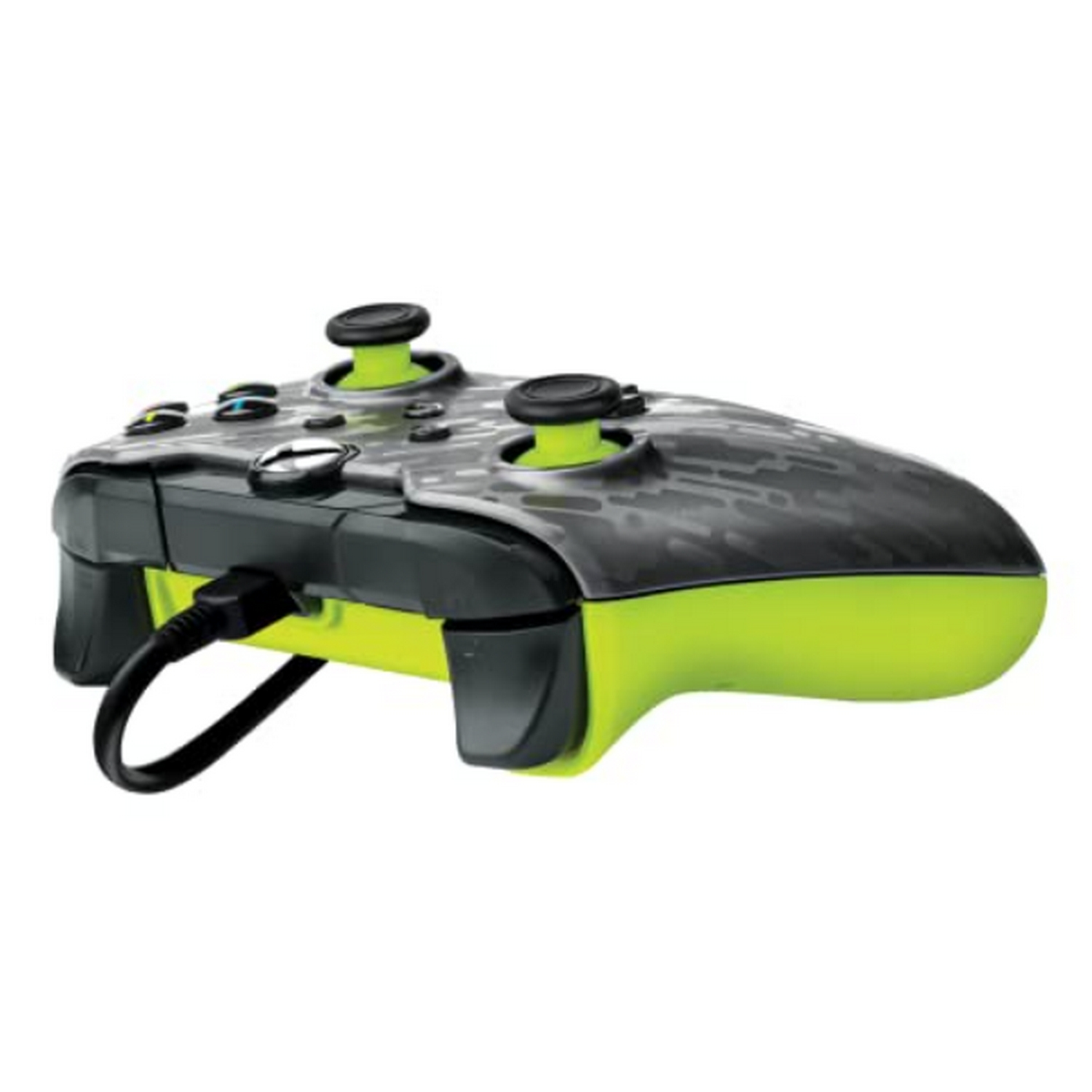 Mando negro y verde lima con un cable de carga negro conectado.