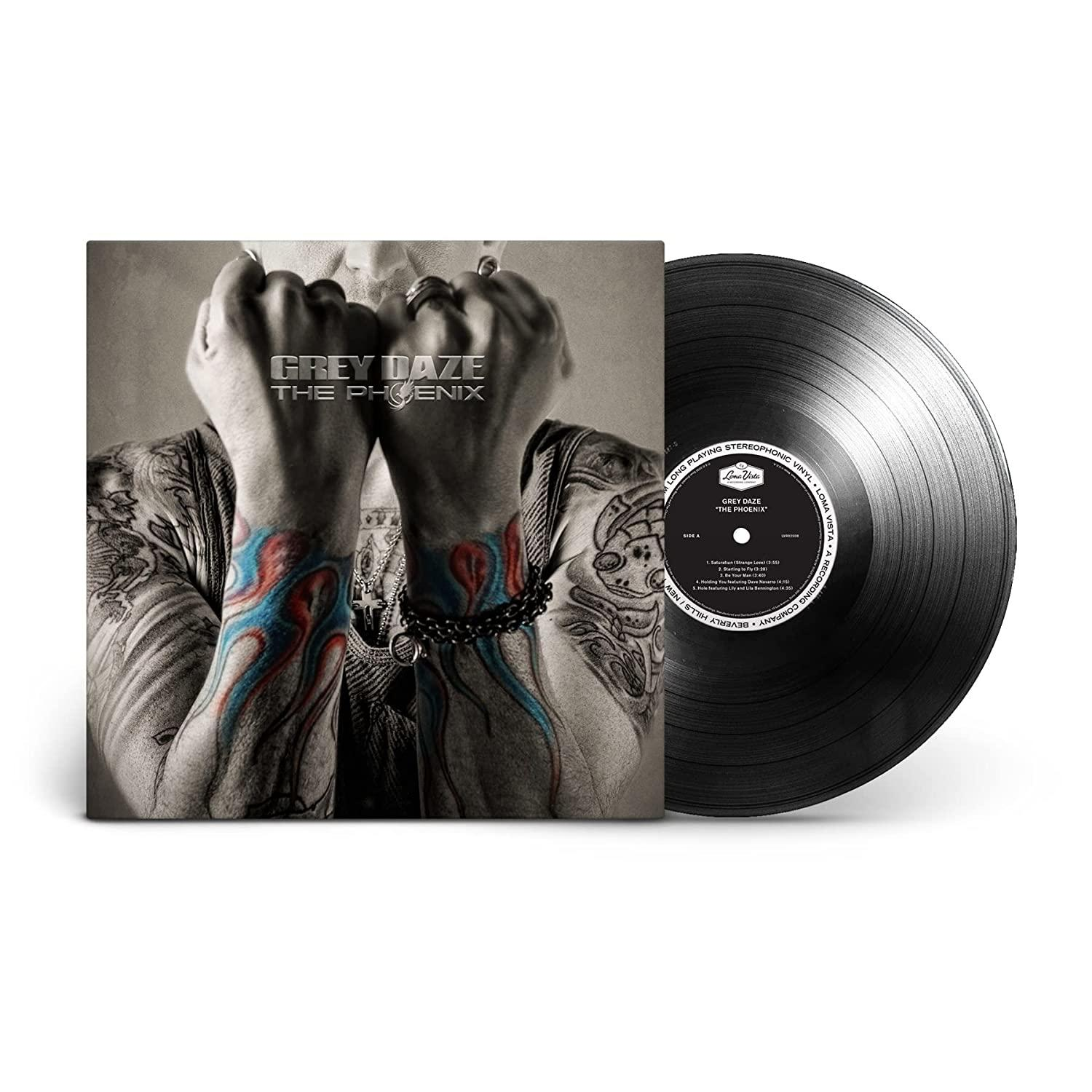 Schallplatte und Albumcover mit einem Mann mit Tattoos, Albumtitel 'The Phoenix' von Grey Daze.