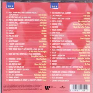 Eine CD-Hülle mit zwei CDs, mit Titellisten auf rotem Hintergrund. Die Rückseite ist abgebildet.