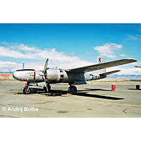 REVELL 03823 B-26C Invader Modellbausatz, Grau