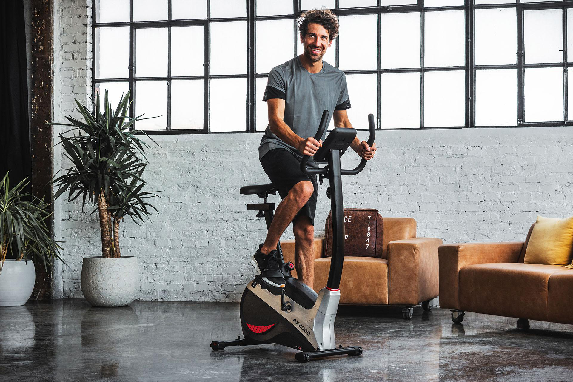 CHRISTOPEIT AX 2000 Heimtrainer, Schwarz/Silber