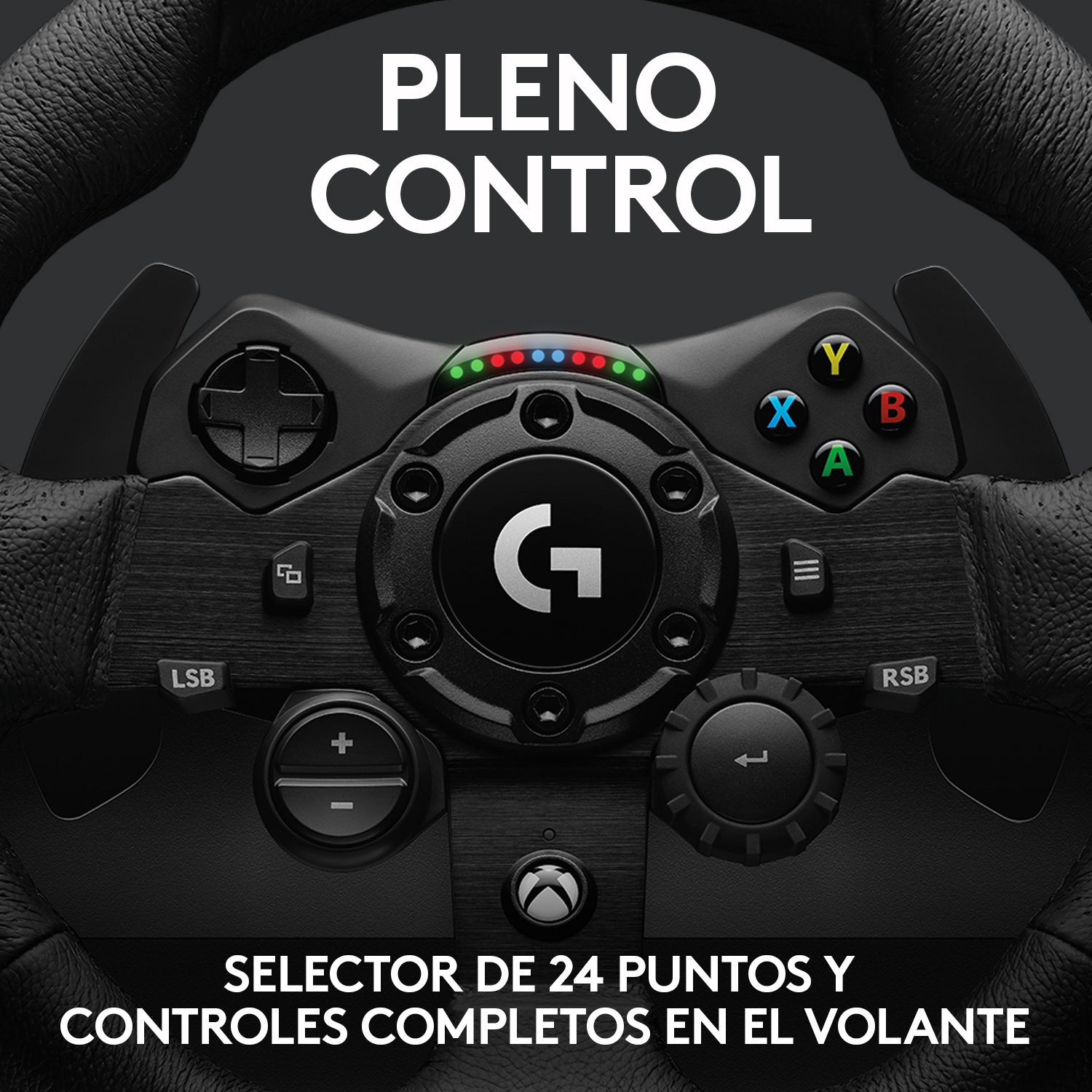 Volante negro con botones de control. Arriba pone "Pleno Control".