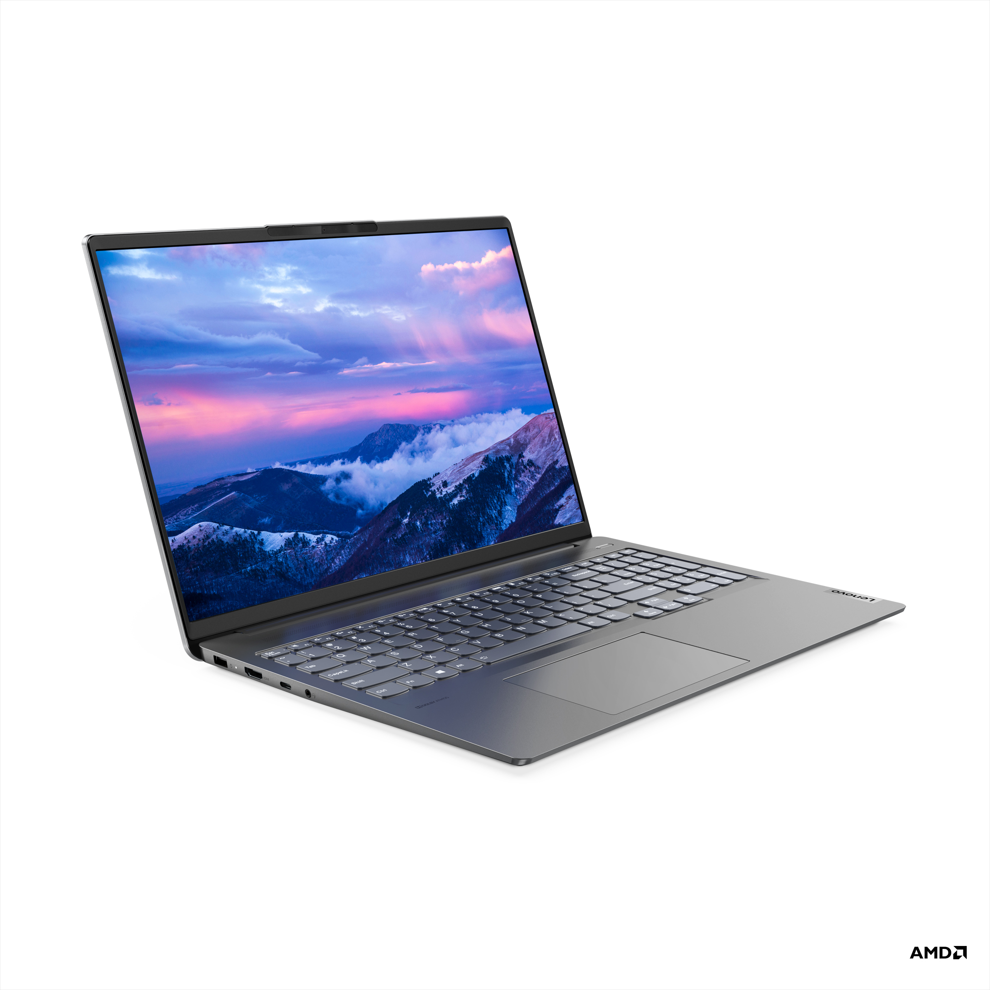 Ekranında manzara resmi olan açık bir Lenovo dizüstü bilgisayar, beyaz arka plan.