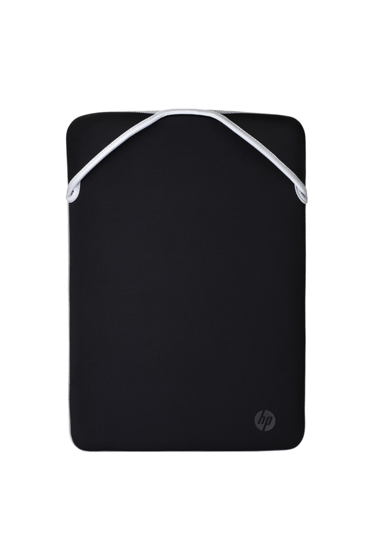 Beyaz bir kordon ve HP logosu olan siyah bir HP dizüstü bilgisayar kılıfı. Arka plan beyazdır.