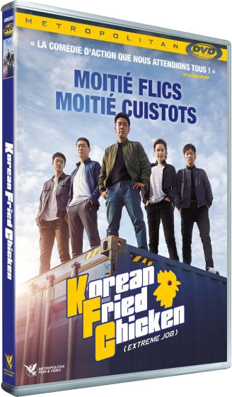 Jaquette de DVD d'un film, cinq personnes posant sur un conteneur. Le titre est Korean Fried Chicken. Fond de ciel.
