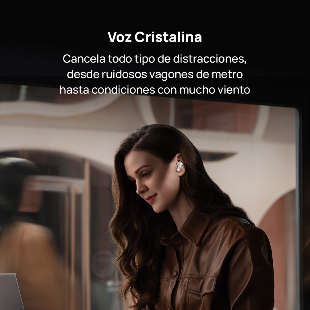 Mujer con auriculares blancos. Texto en español sobre sonido claro y cancelación de ruido.