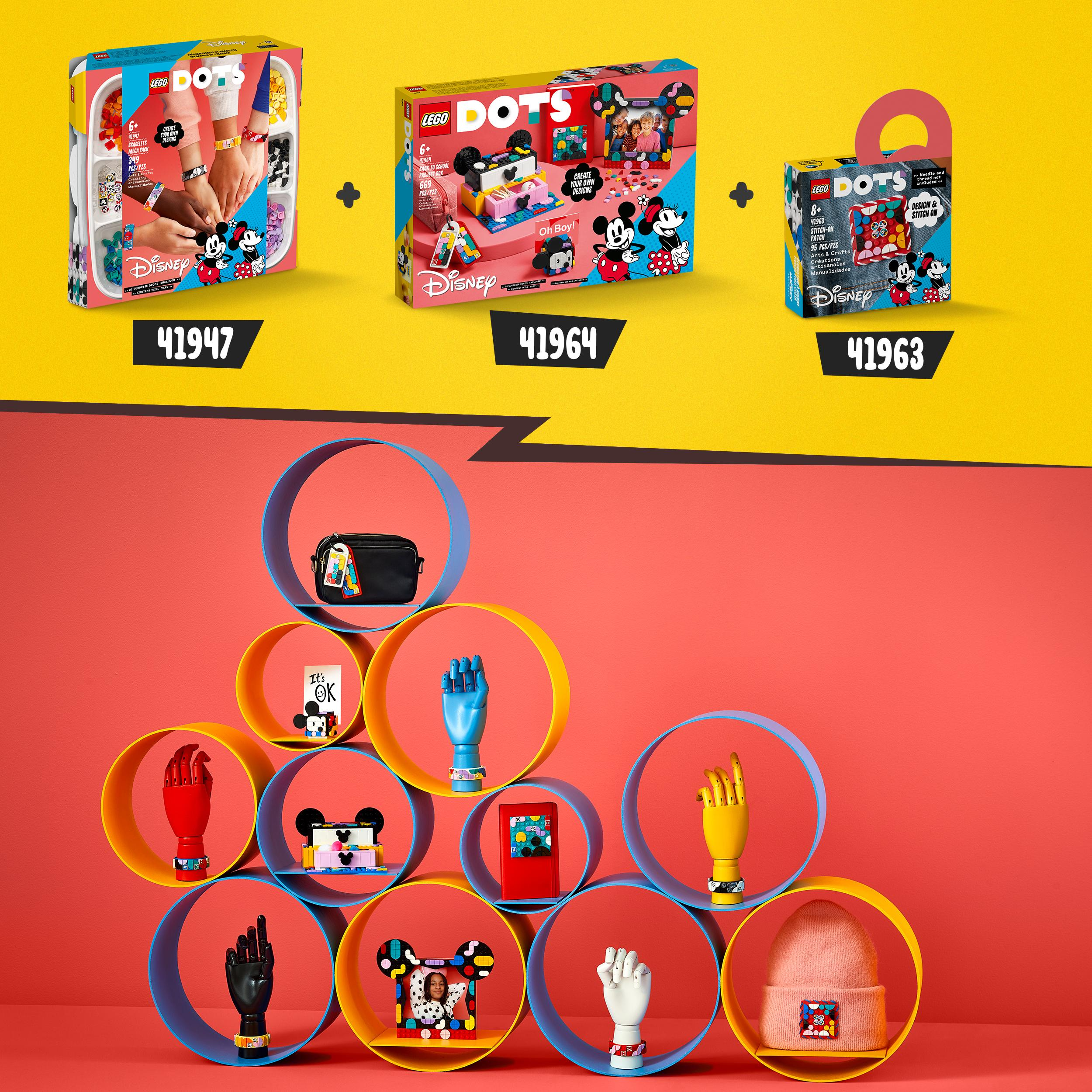 Lego Dots Sets und Zubehör werden in Regalen und Boxen in verschiedenen Farben und Designs angezeigt.