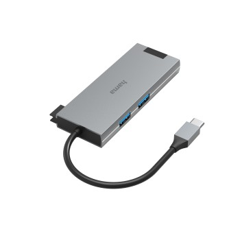 Un concentrador USB-C Hama plateado. Tiene puertos USB y un conector USB-C. Fondo blanco.