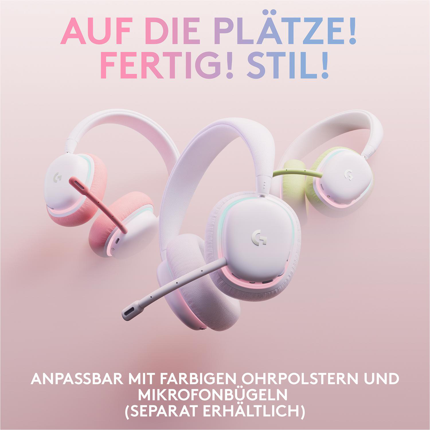 Drei kabellose Kopfhörer mit farbigen Ohrmuscheln und Mikrofonen auf rosa Hintergrund.