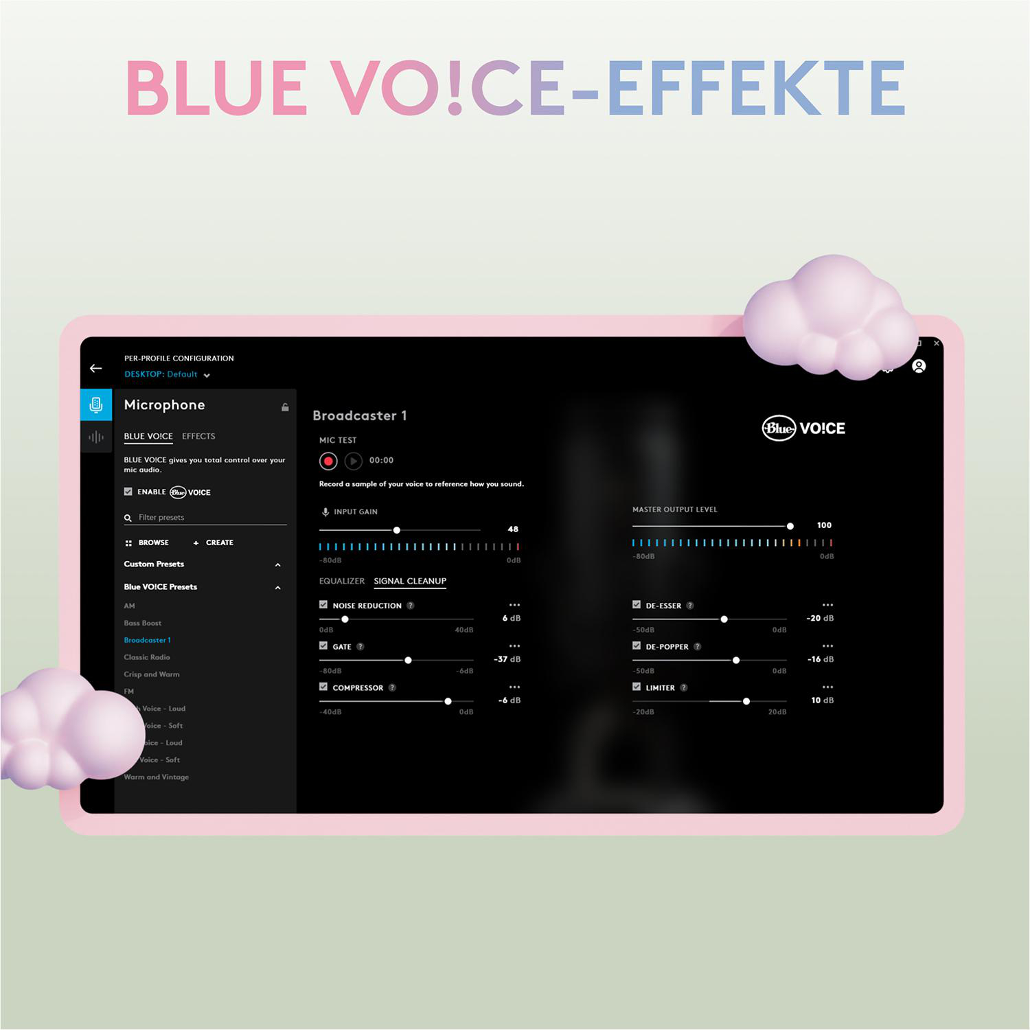 Ein Computerbildschirm zeigt eine Blue Voice-Konfigurations-Oberfläche. Rosa Wolkengrafiken befinden sich oben rechts.