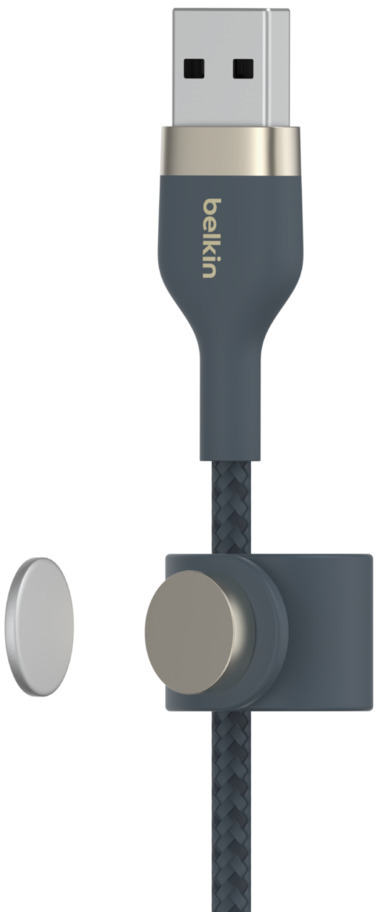 Un câble USB Belkin bleu foncé avec connecteur USB argenté et support de câble gris.