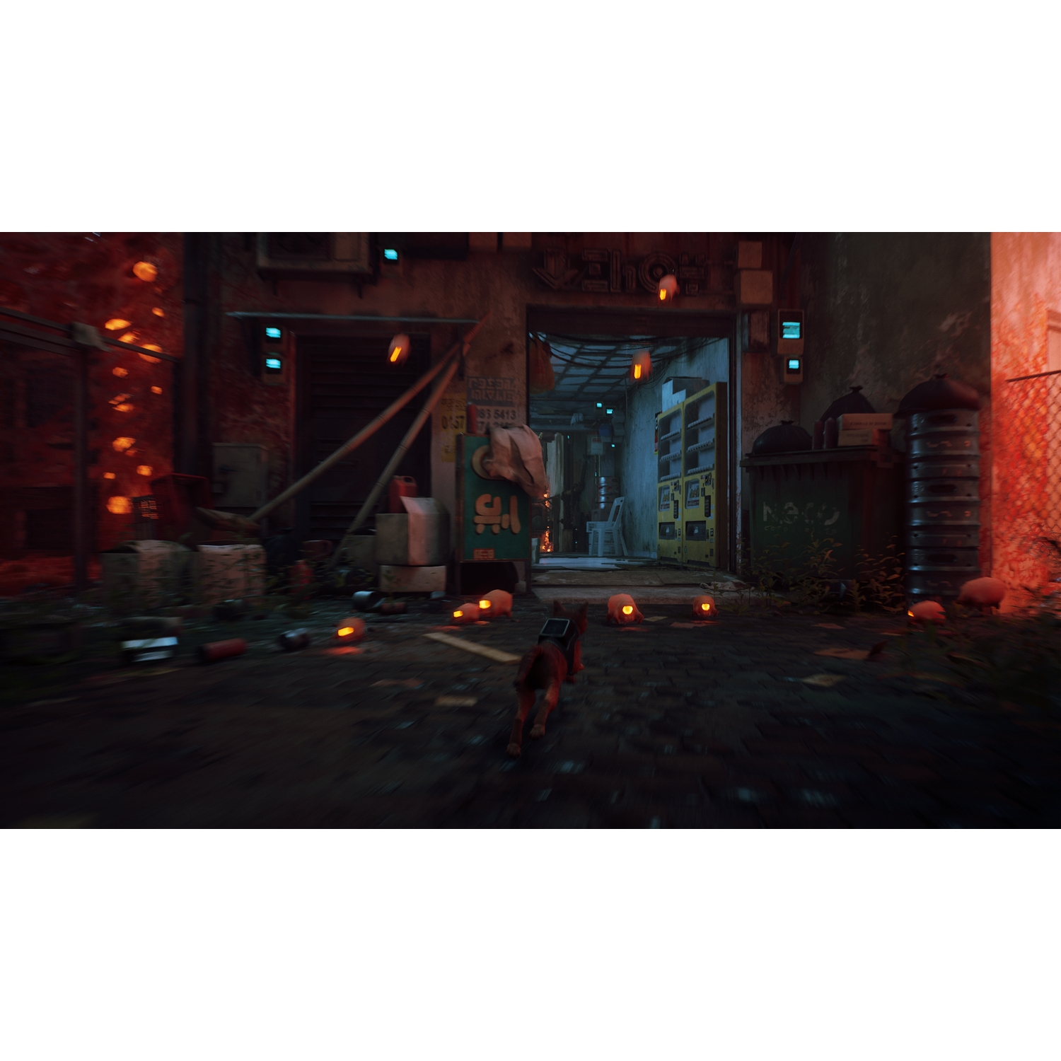 Un gato corriendo por una calle con luces naranjas en una escena de estilo cyberpunk.