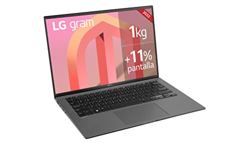 Ordenador portátil abierto con pantalla mostrando texto, 2022, 1kg, y +11% de pantalla, sobre superficie blanca.
