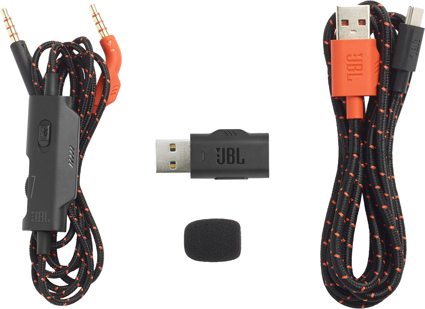 JBL gaming headset accessoires: kabels, adapter, microfoon en een USB-adapter.