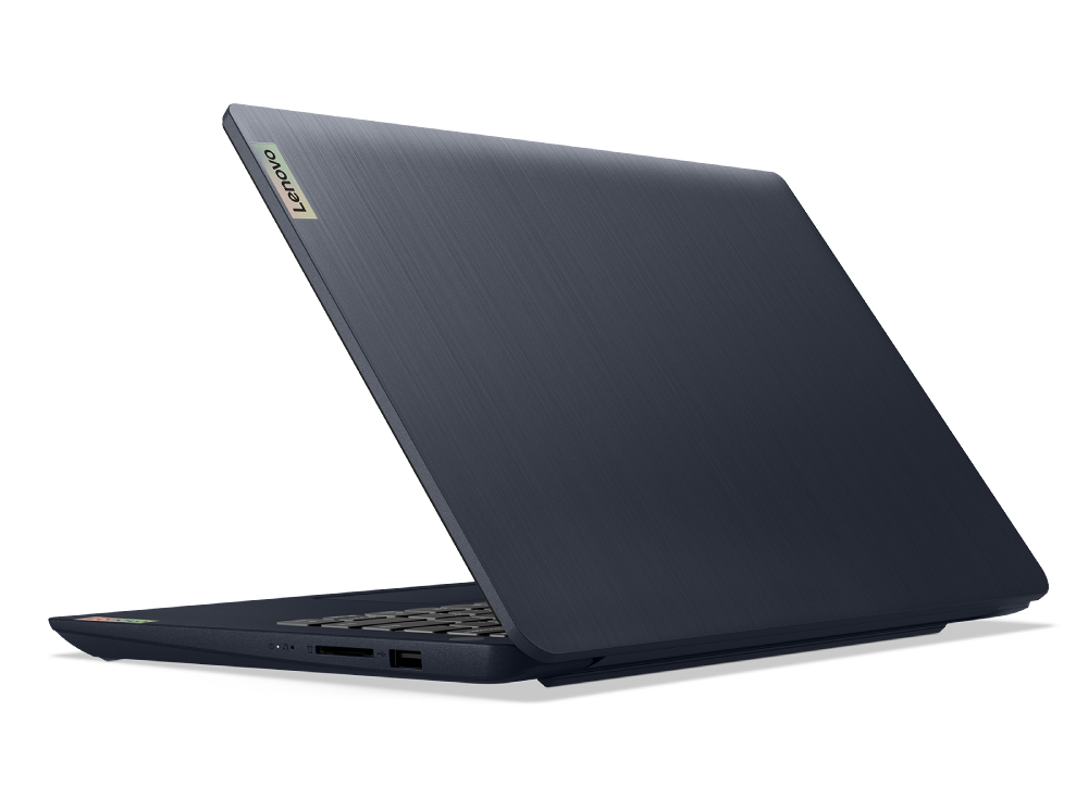 Un portátil Lenovo azul oscuro está ligeramente abierto, mostrando el teclado y la pantalla. Está sobre un fondo negro.