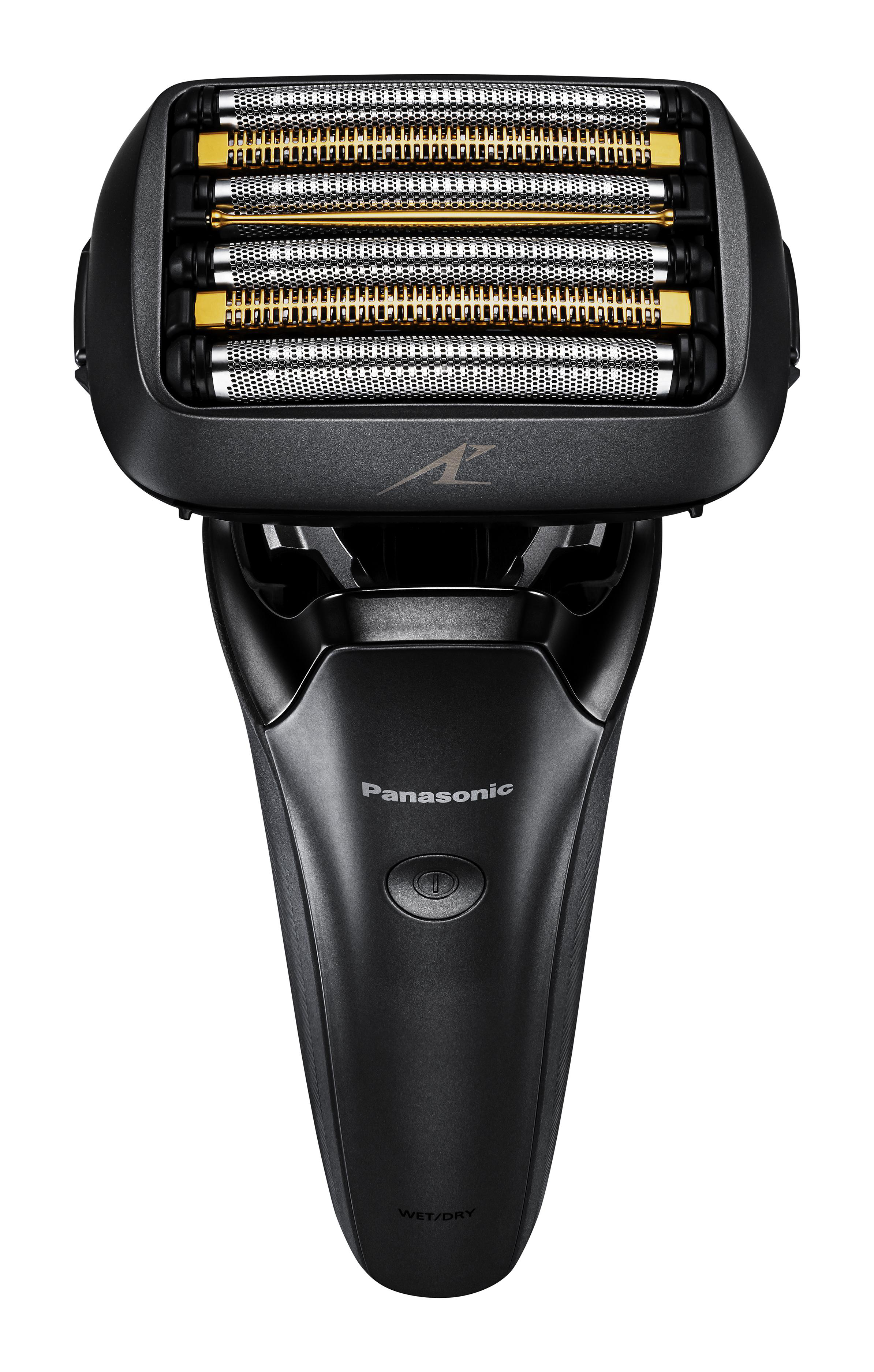 Ein schwarzer Panasonic-Rasierer mit silbernem Kopf und goldenen Klingen, auf weißem Grund.
