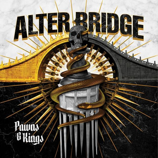 Albumcover mit Totenkopf, Schlangen und goldenen Akzenten.
