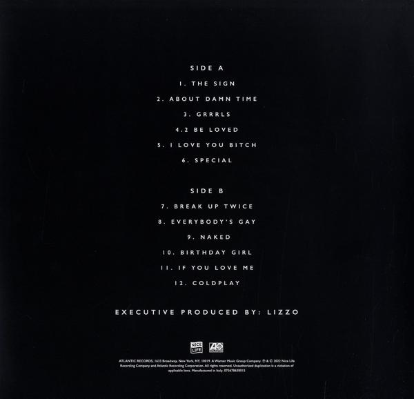 Rückseite des Albums von Lizzo mit Titelliste, Songtiteln und Produktionsgutschriften.